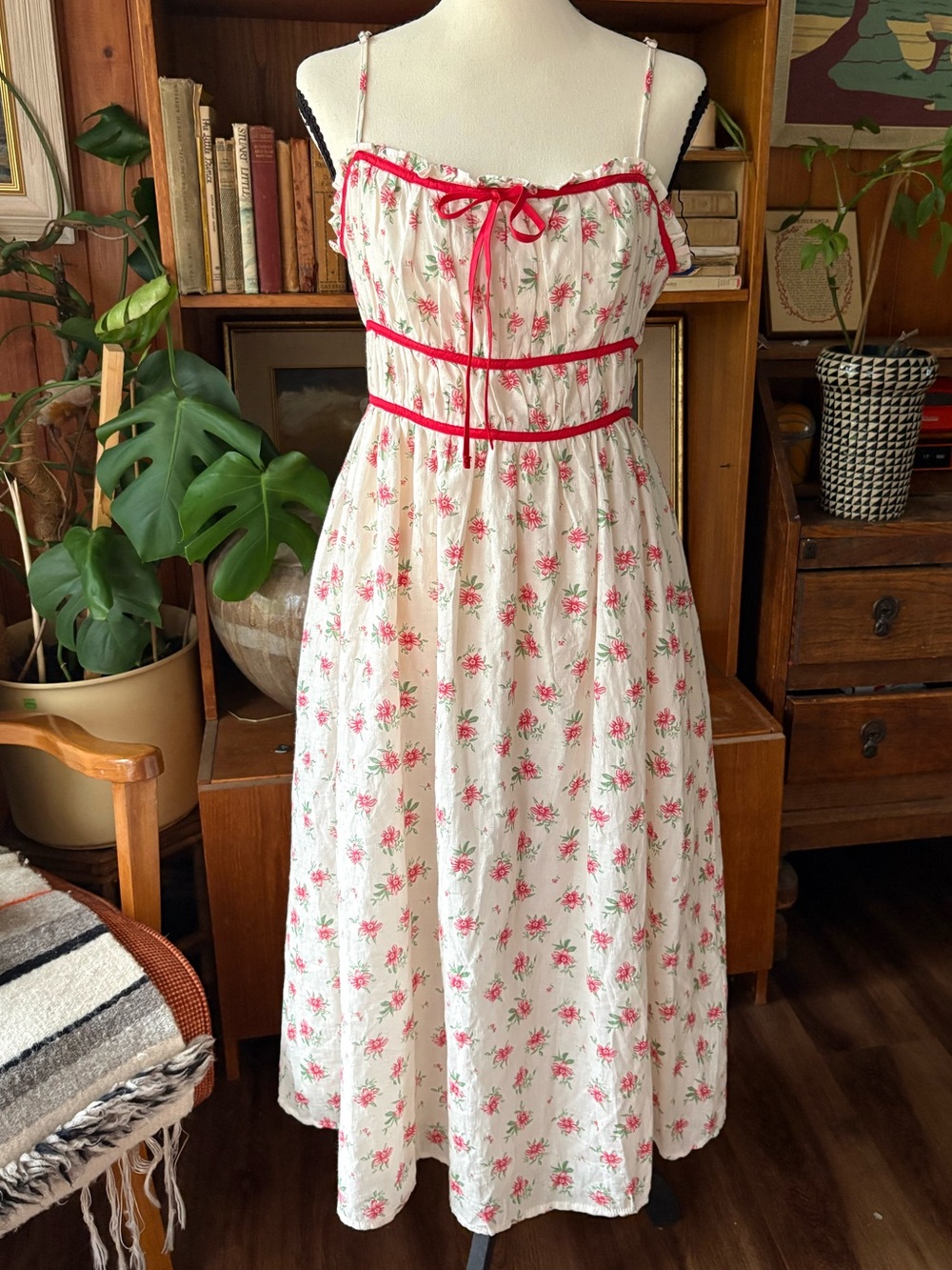 CottageCore Farmhouse Floral Boho Midi Dress Storia M NWT